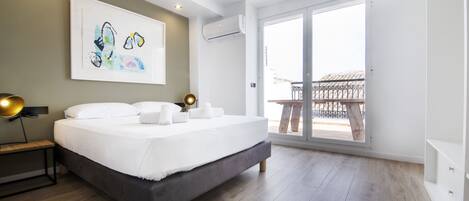 2 Schlafzimmer, Bügeleisen/Bügelbrett, Reisekinderbett, Bettwäsche