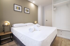 1 chambre, fer et planche à repasser, lit parapluie, Wi-Fi