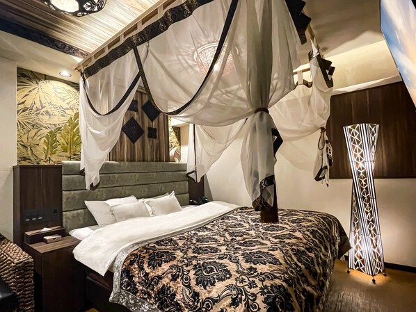 Luxury Double Room, Smoking | WiFi (free), bed sheets