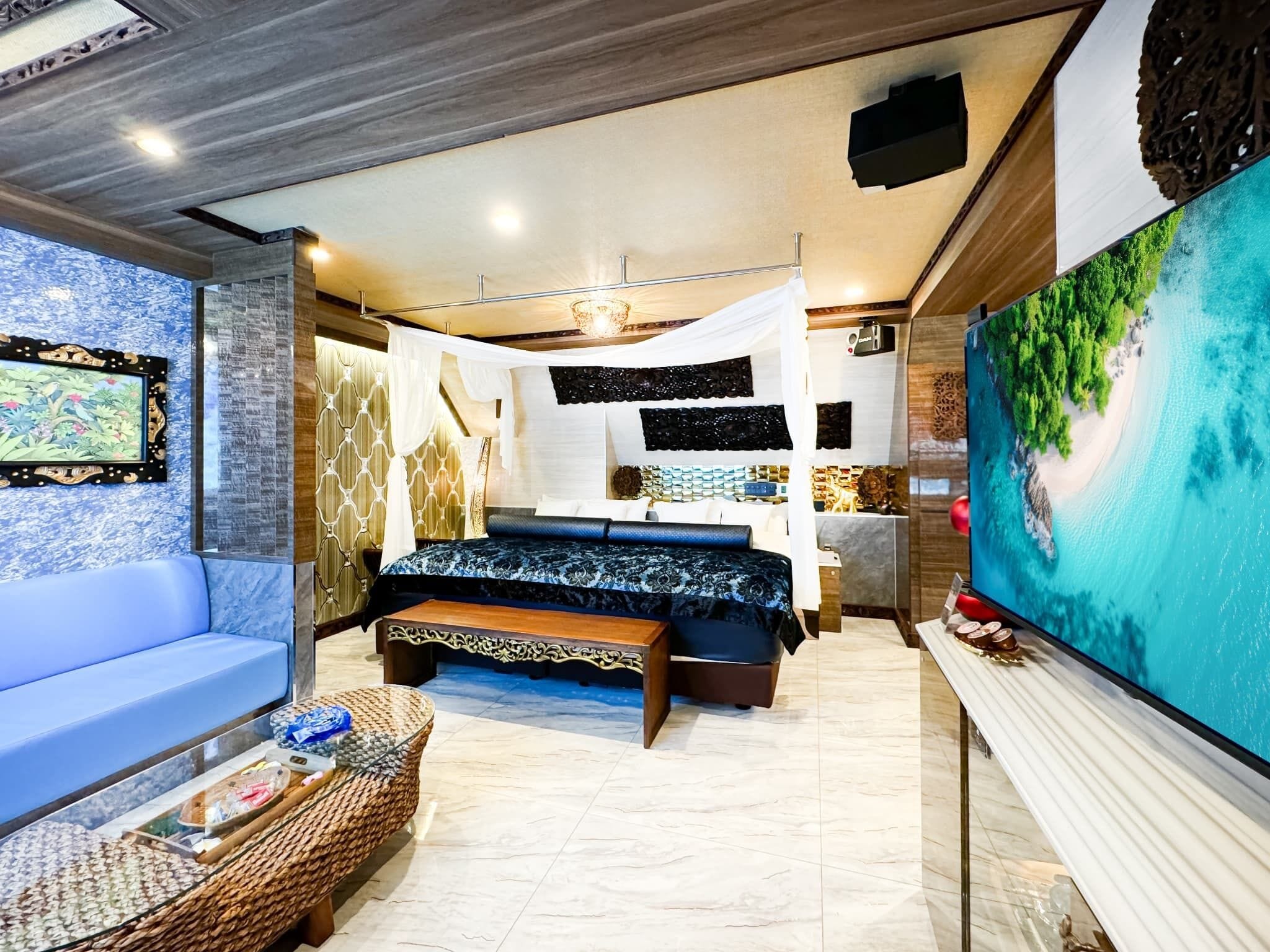 Imperial Suite Room, Smoking | WiFi (free), bed sheets