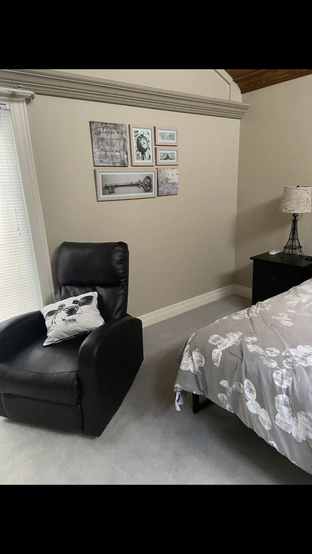 Private apartment close to restaurants!