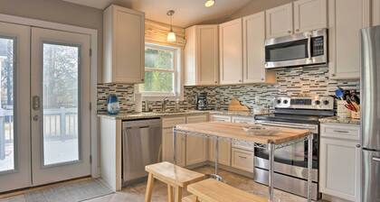 Private Yard & Water Views: Cozy Urbanna Cottage