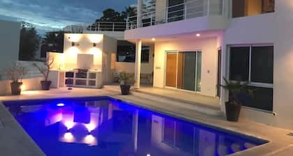 Sunset Villa. A view of the best sunsets and the Sea of Cortez at a private pool