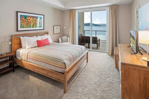 3 bedrooms, free WiFi, bed sheets - Seasons Top Floor Waterfront Heated Pool | Marina (Sandpoint)