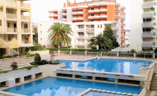 Pool - Novelty , on the seafront (Salou)