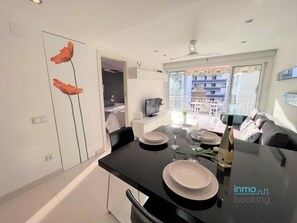 2 bedrooms, iron/ironing board, bed sheets