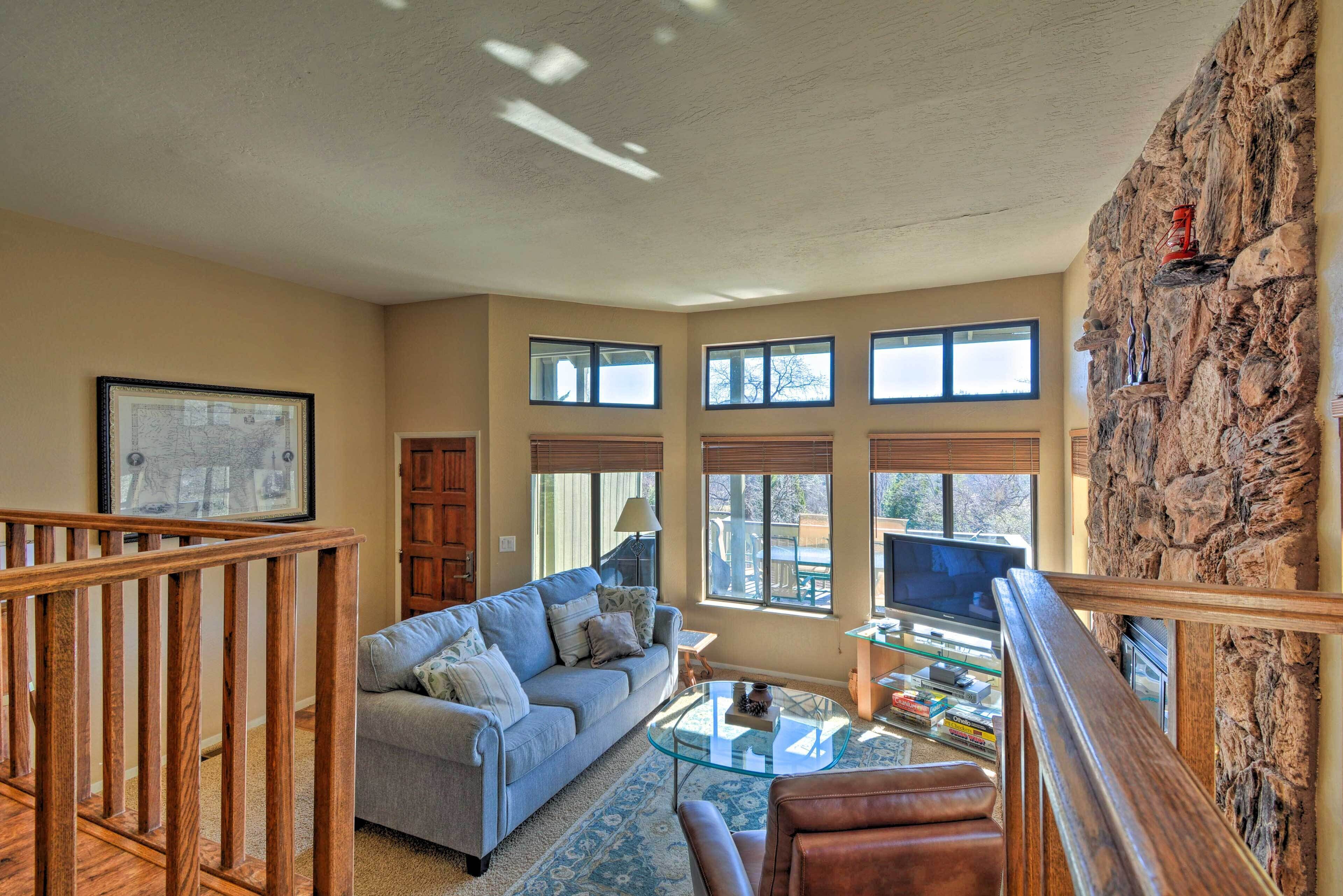 Cozy Groveland Townhome, Day Trip to Yosemite