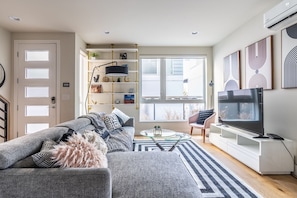 Smart TV - 4BR | BBQ, Rooftop | Eastlake | Sophari Home C (Seattle)