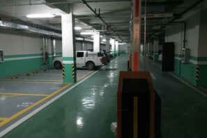 Free self-parking - Ejie International Hotel (Diebu)