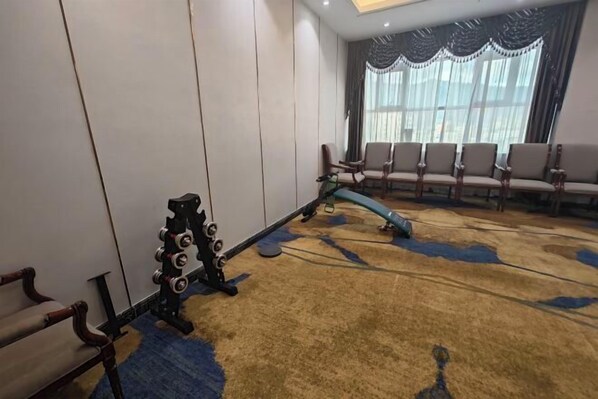 Gym - Ejie International Hotel (Diebu)