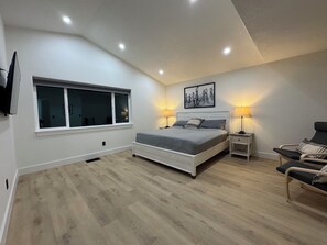 4 quartos, berƧo de viagem, Wi-Fi de cortesia, roupa de cama
