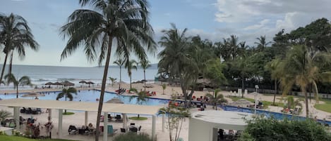 Piscine extérieure, piscine chauffée
