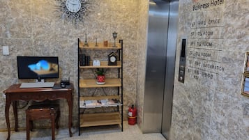 Quầy tiếp tân