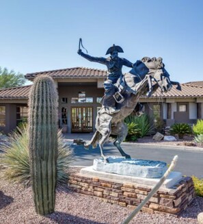 Property grounds - Desert Oasis Casita Just Steps from the Heated Pool & Spa – Oro Valley retreat! (Oro Valley)