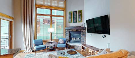 Televisión y chimenea