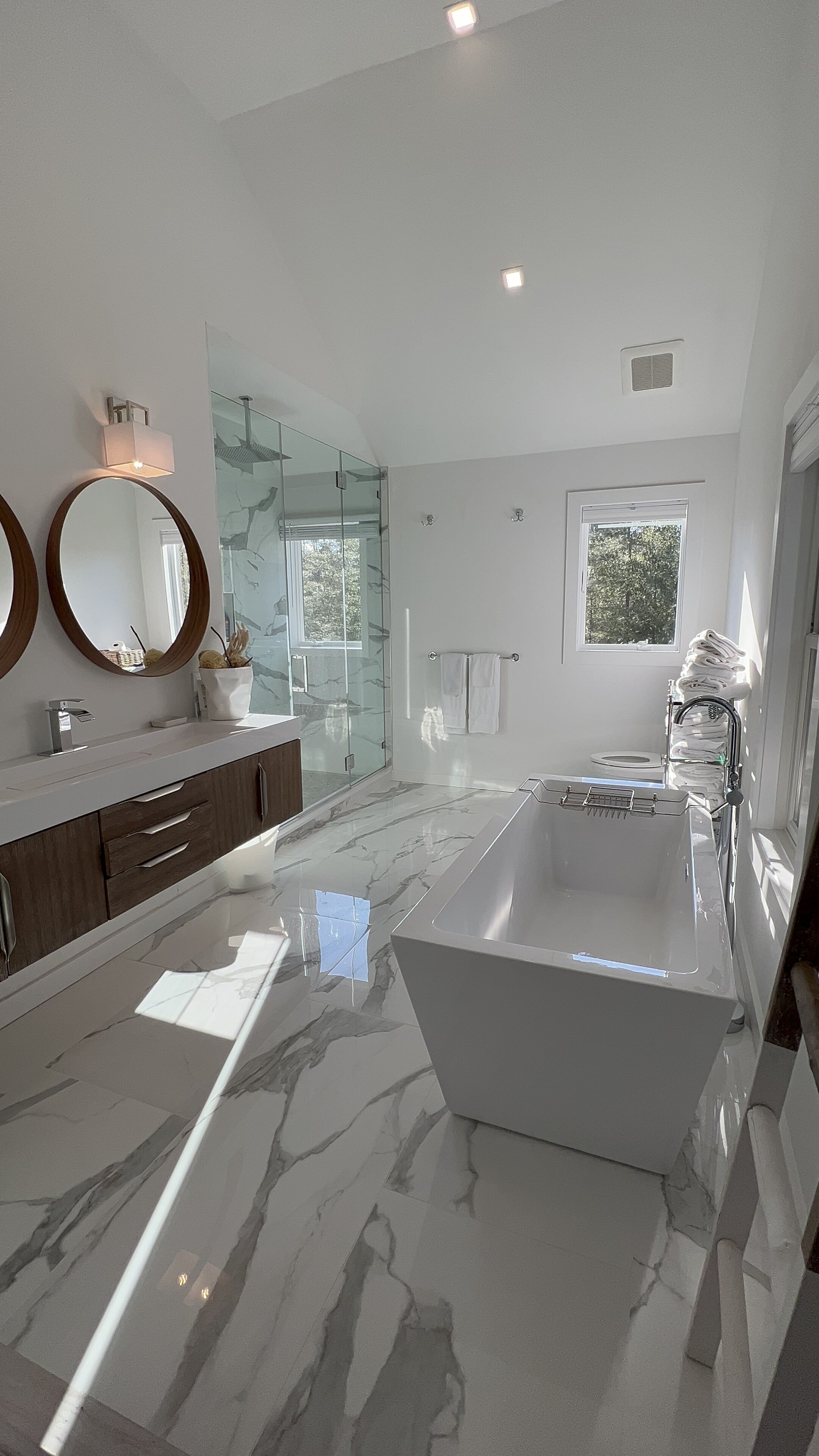 Spectacular 5 acre secluded private gem