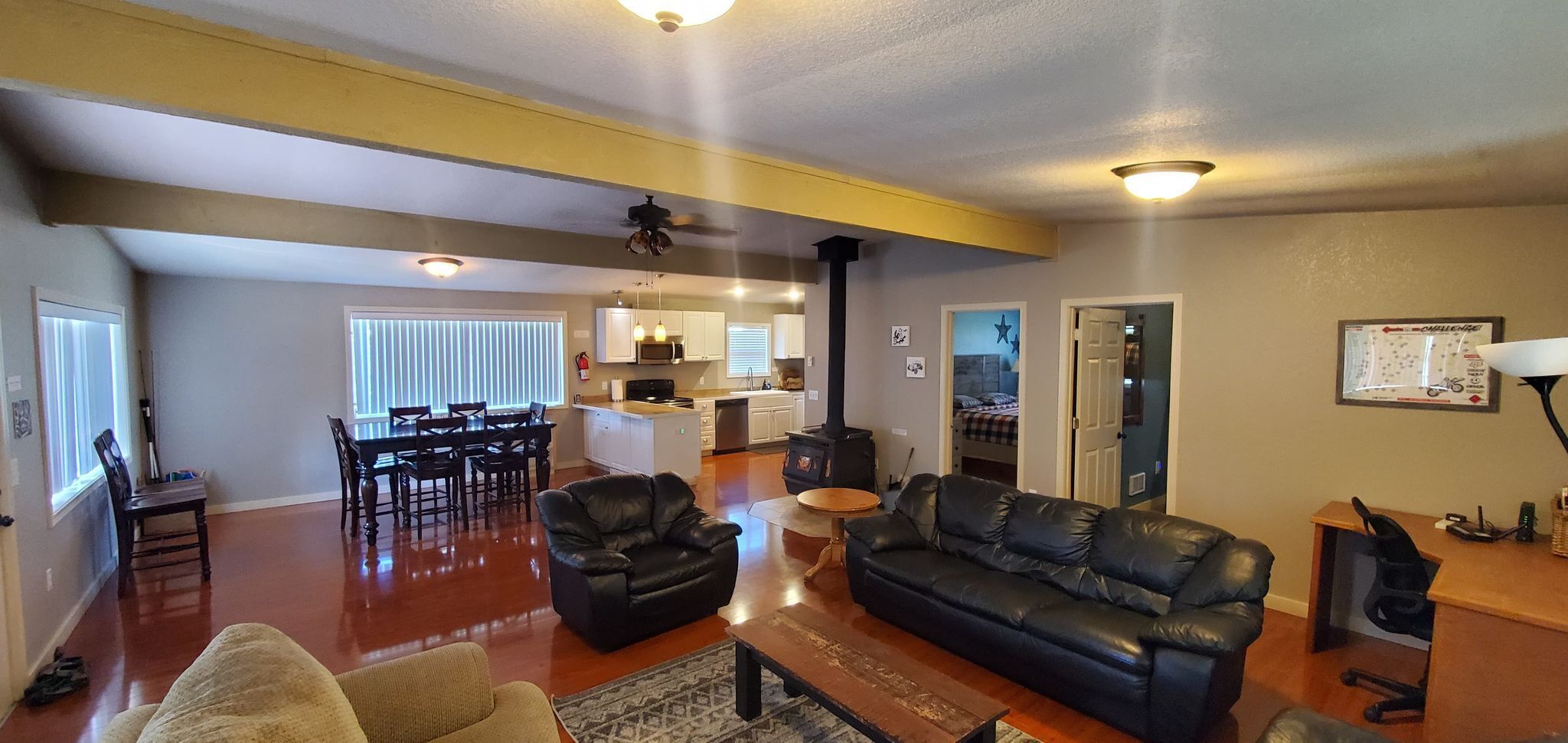 Oregon Dunes, Direct Dune Access & Lakefront Getaway 3 bed, 1 bath, sleeps Seven