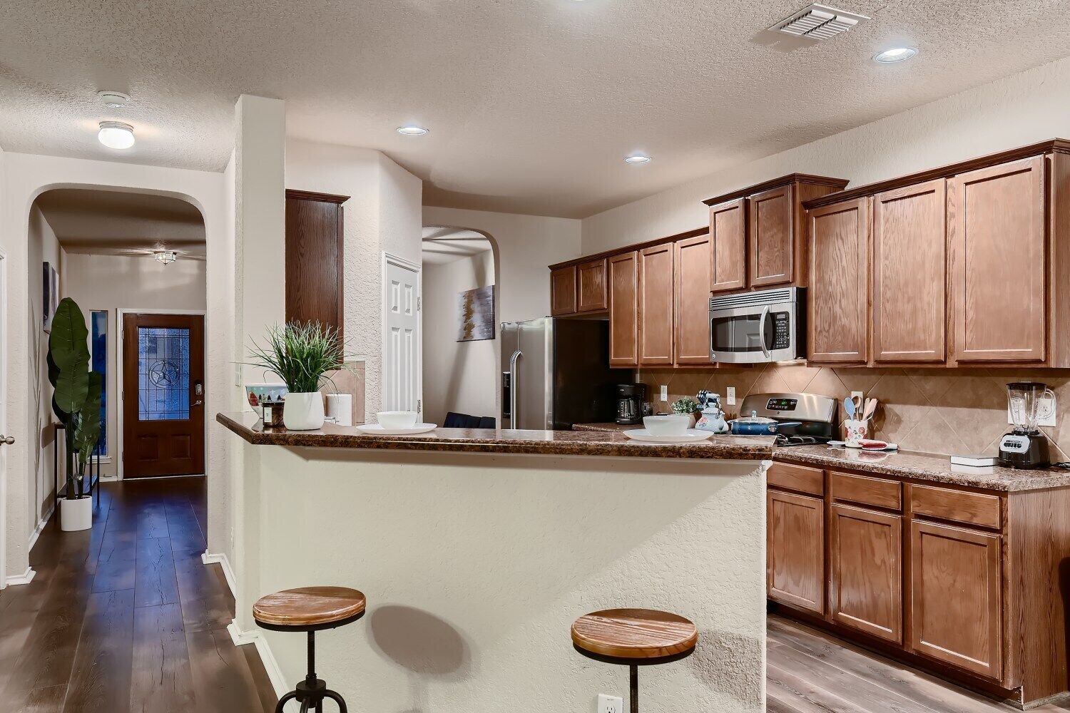 冰箱、微波炉、烤箱、炉 灶