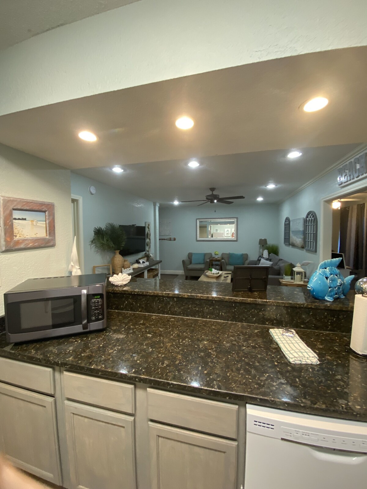 Photo 6 of Salty Vibes, condo in the center of Destin close to the beaches