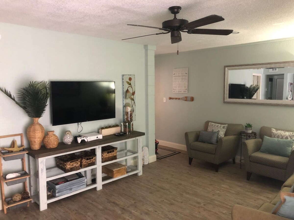 Photo 3 of Salty Vibes, condo in the center of Destin close to the beaches