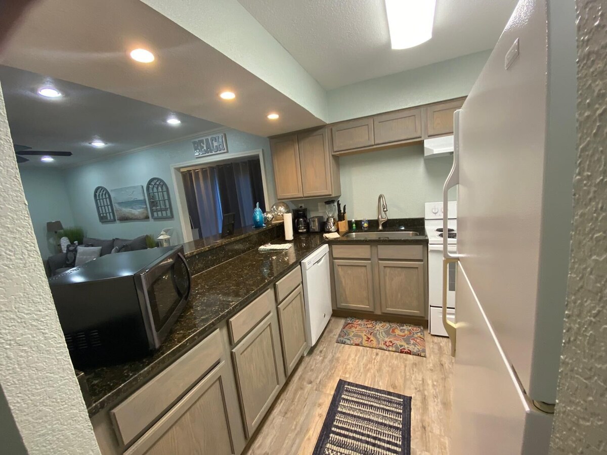 Photo 5 of Salty Vibes, condo in the center of Destin close to the beaches