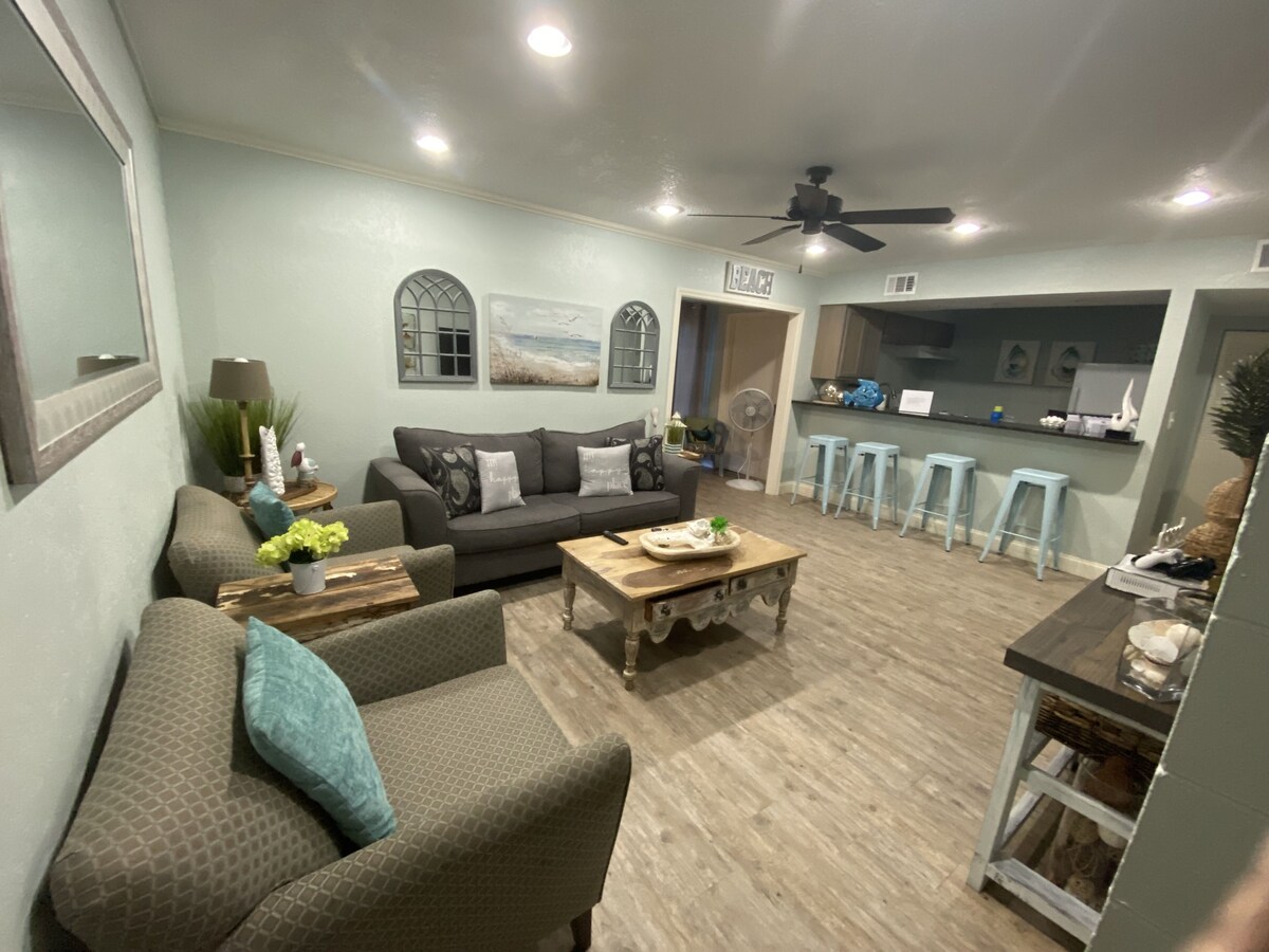Photo 2 of Salty Vibes, condo in the center of Destin close to the beaches