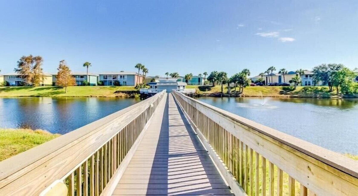 Photo 16 of Salty Vibes, condo in the center of Destin close to the beaches
