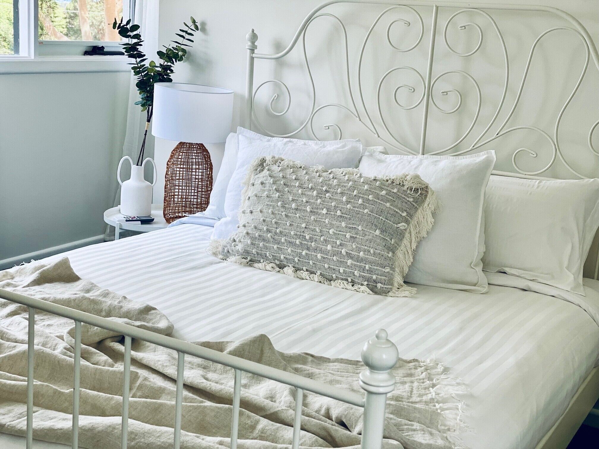 Farmhouse Cottage 3 bedrooms with fireplace. Glenview Park Yarra Glen