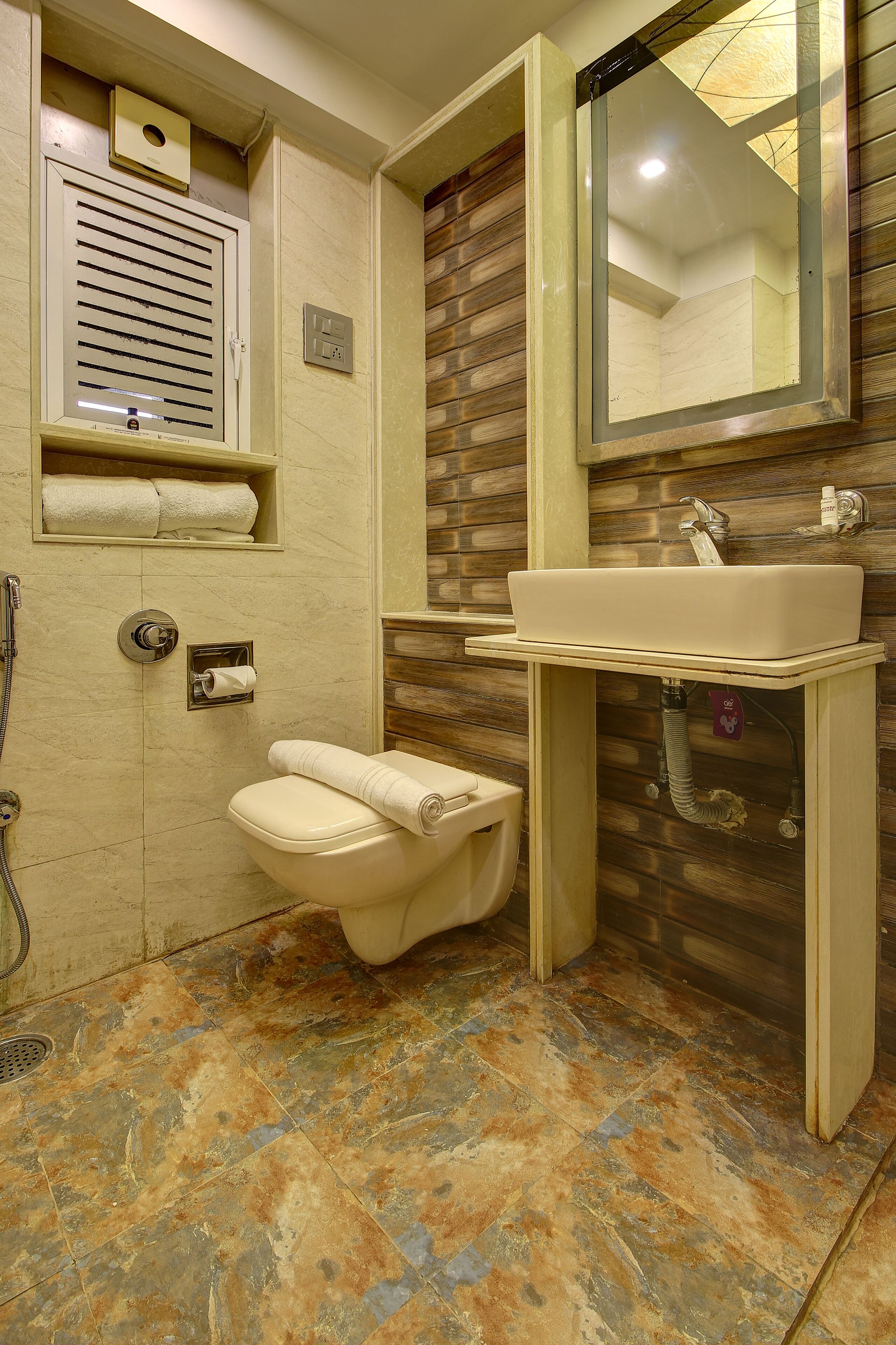 Photo - Hotel Mumbai House Juhu, Santacruz West, Mumbai
