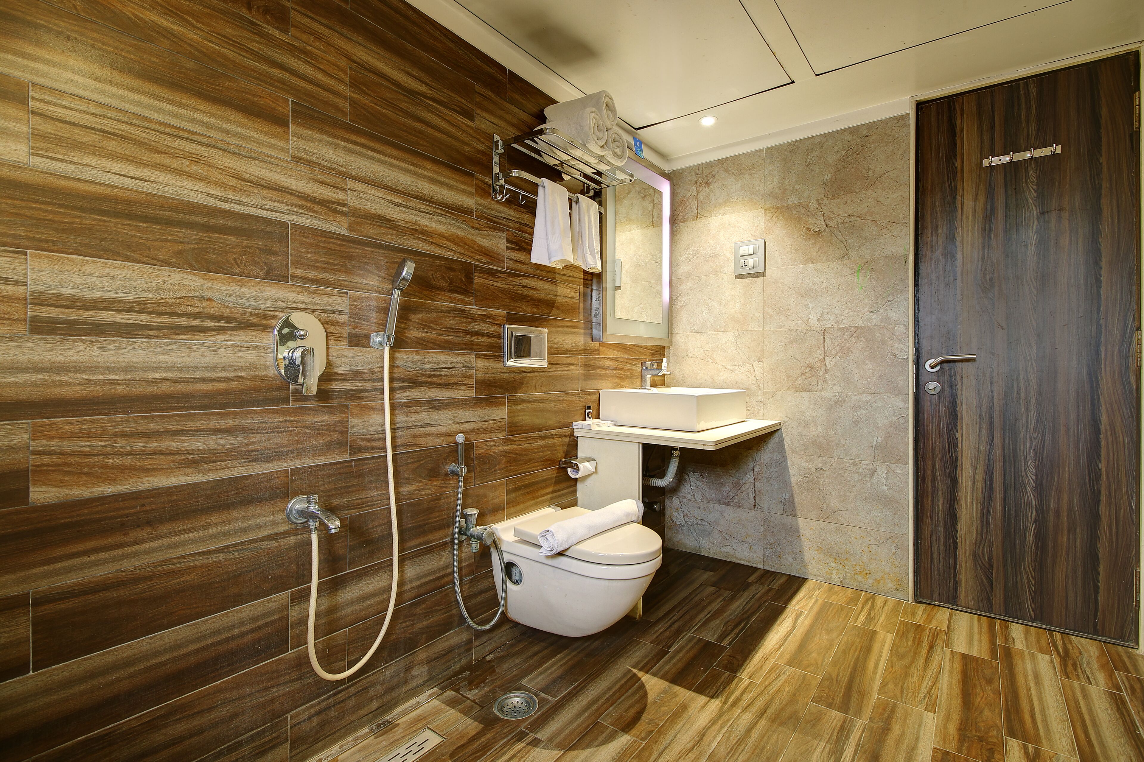 Photo - Hotel Mumbai House Juhu, Santacruz West, Mumbai