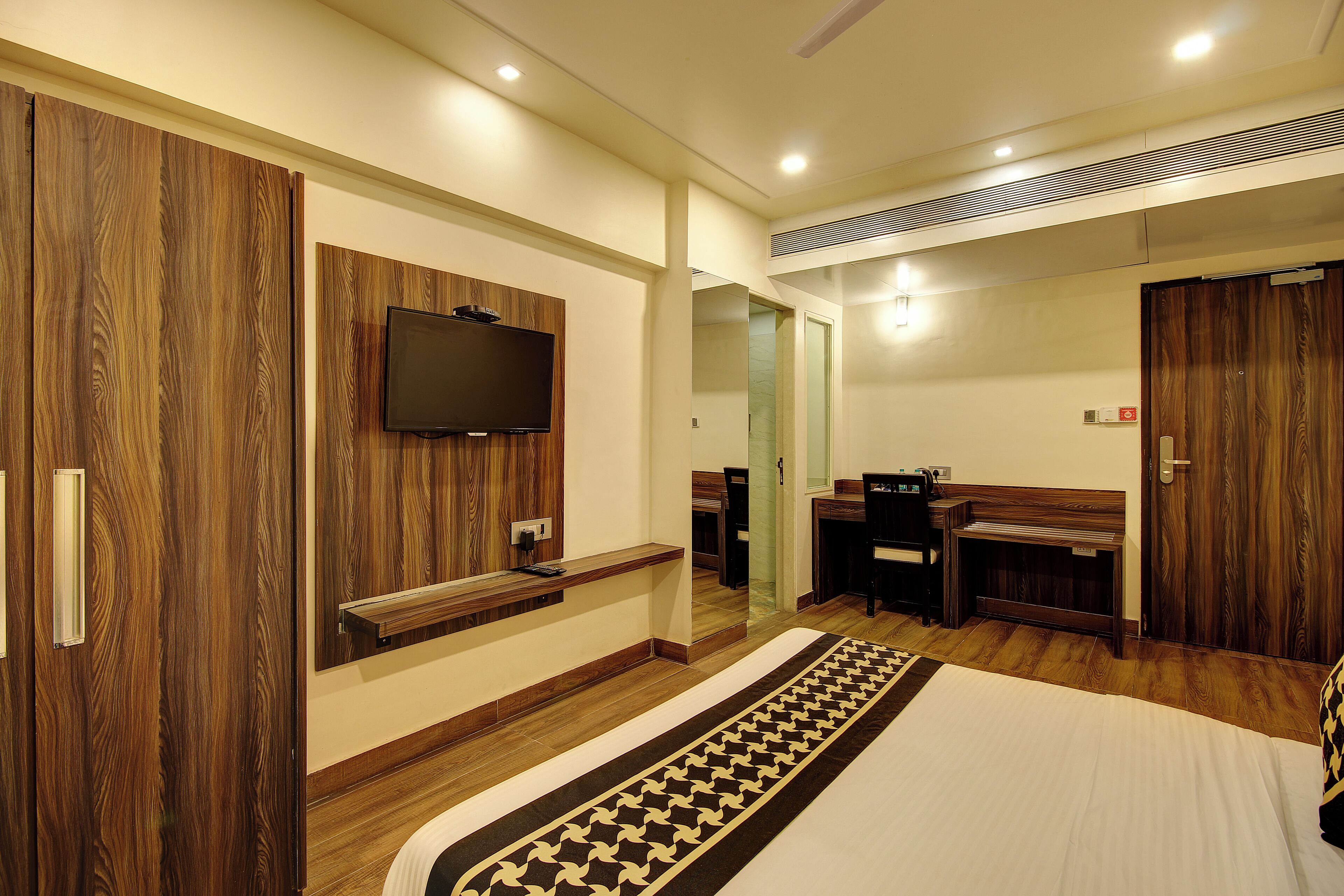 Photo - Hotel Mumbai House Juhu, Santacruz West, Mumbai