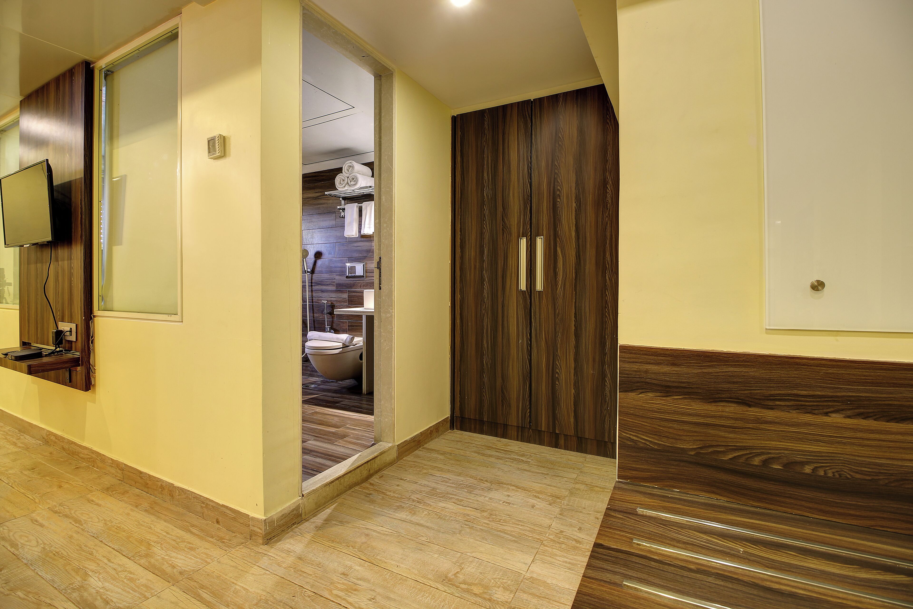 Photo - Hotel Mumbai House Juhu, Santacruz West, Mumbai