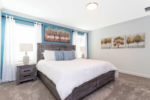 4 habitaciones, escritorio, tabla de planchar con plancha y wifi