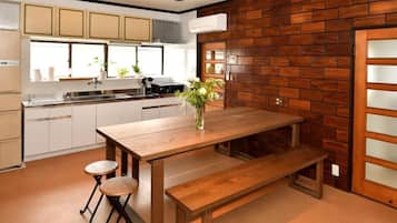 Basic house (bookings for 1-4pax will be on 1F for 2 rooms, 5-6pax for 3 rooms, 7-9pax for 4 rooms) | Private kitchen