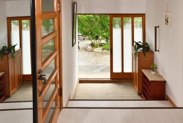 Interior entrance - wasabi (Kamakura)