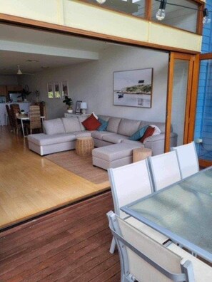 TV - Villa 92 South Shores Resort - Executive style with lagoon view! (Normanville)