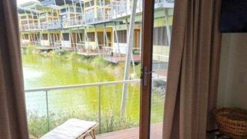 3 bedrooms, iron/ironing board, free WiFi