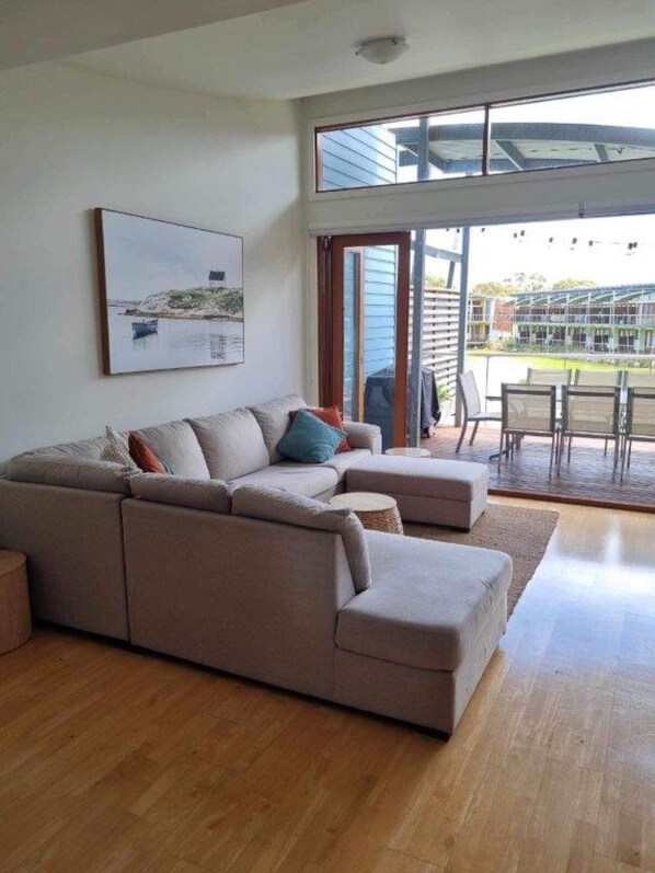 TV - Villa 92 South Shores Resort - Executive style with lagoon view! (Normanville)
