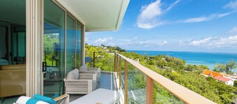 Modern apt, full sea View, 4 min walk to kamala beach, pick up Airport service