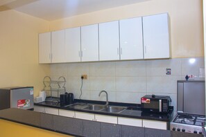 Private kitchen - Stay.plus Micasa Homestay (Nairobi)