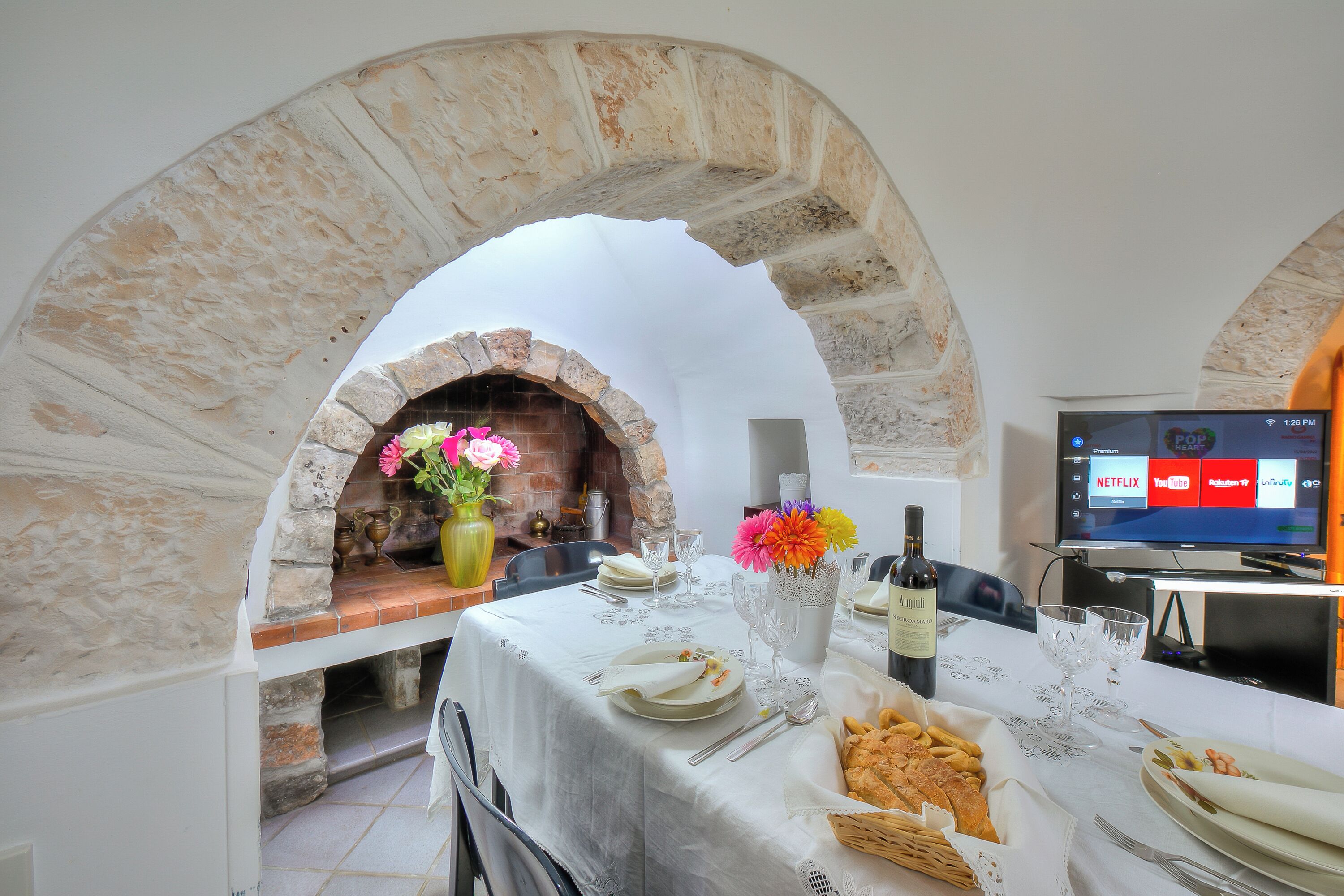 Family Apartment, Multiple Bedrooms (La Casa Sulla Roccia Trulli Pool) | Dining