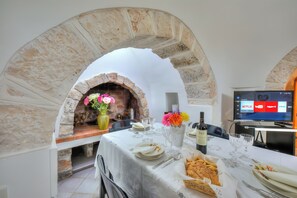 家庭公寓, 多间卧室 (La Casa Sulla Roccia Trulli Pool) | 用餐