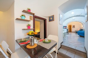 Dining - La Casa Sulla Roccia Trulli Pool (Monopoli)