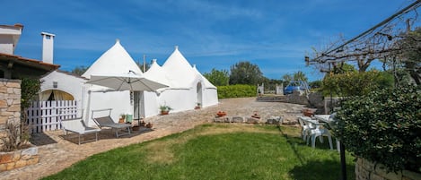 Family Apartment, Multiple Bedrooms (La Casa Sulla Roccia Trulli Pool) | Exterior