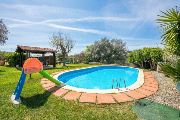 Seasonal outdoor pool - La Casa Sulla Roccia Trulli Pool (Monopoli)