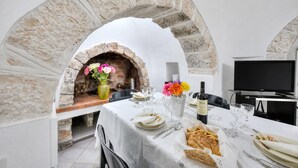 家庭公寓, 2 间卧室, 壁炉 (La Casa Sulla Roccia Trulli Pool) | 用餐