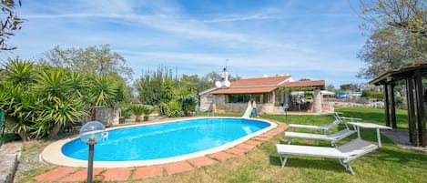 Familieleilighet, flere soverom (La Casa Sulla Roccia Trulli Pool) | Basseng | Sesongbasert utendørsbasseng
