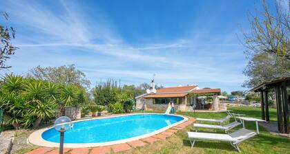 La Casa Sulla Roccia Trulli Pool
