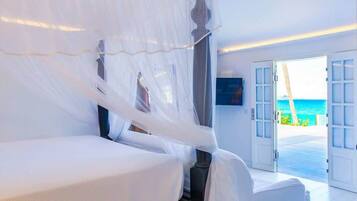 8 bedrooms, iron/ironing board, WiFi, bed sheets