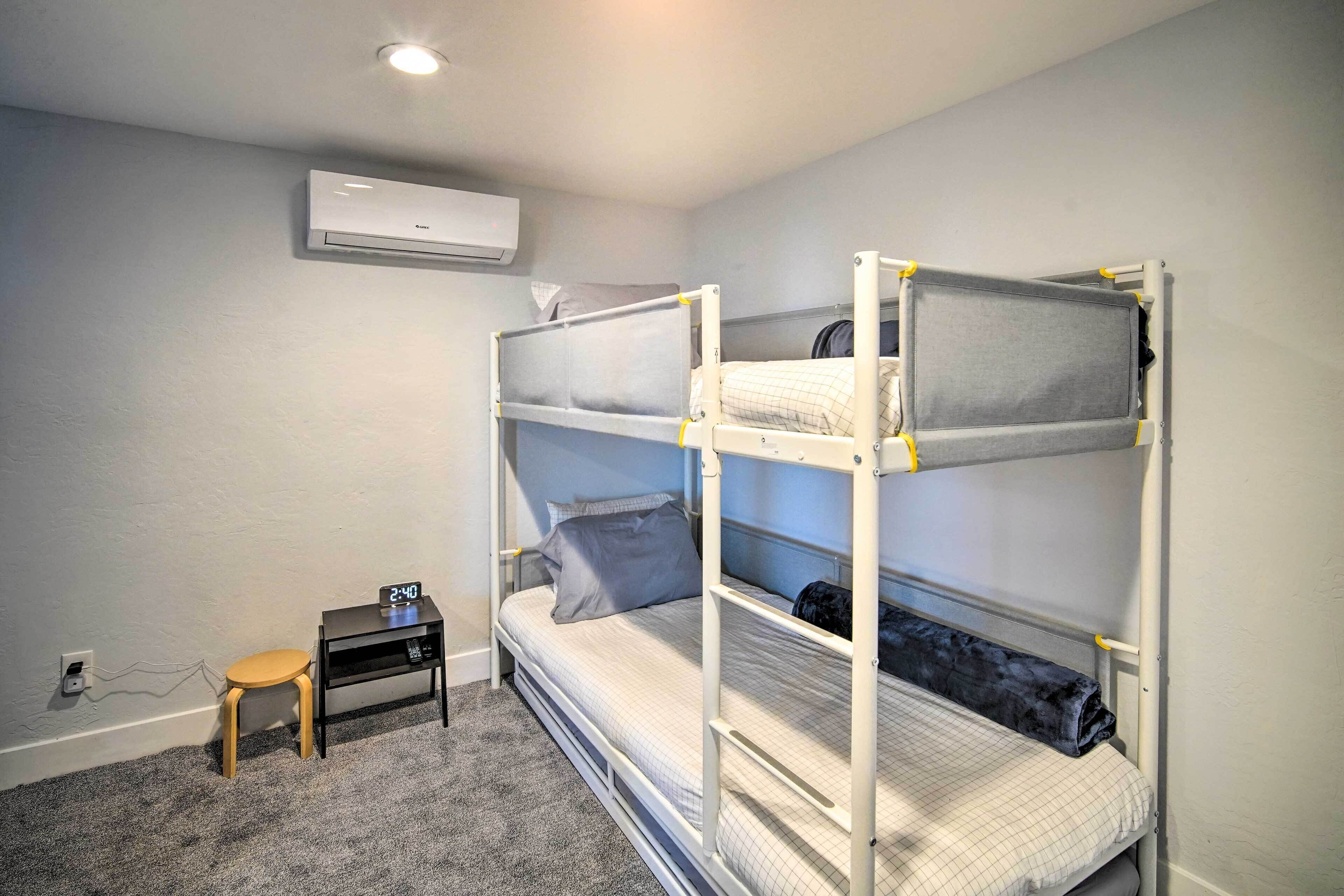 Chic Running Springs Forest Cabin w/ Deck!